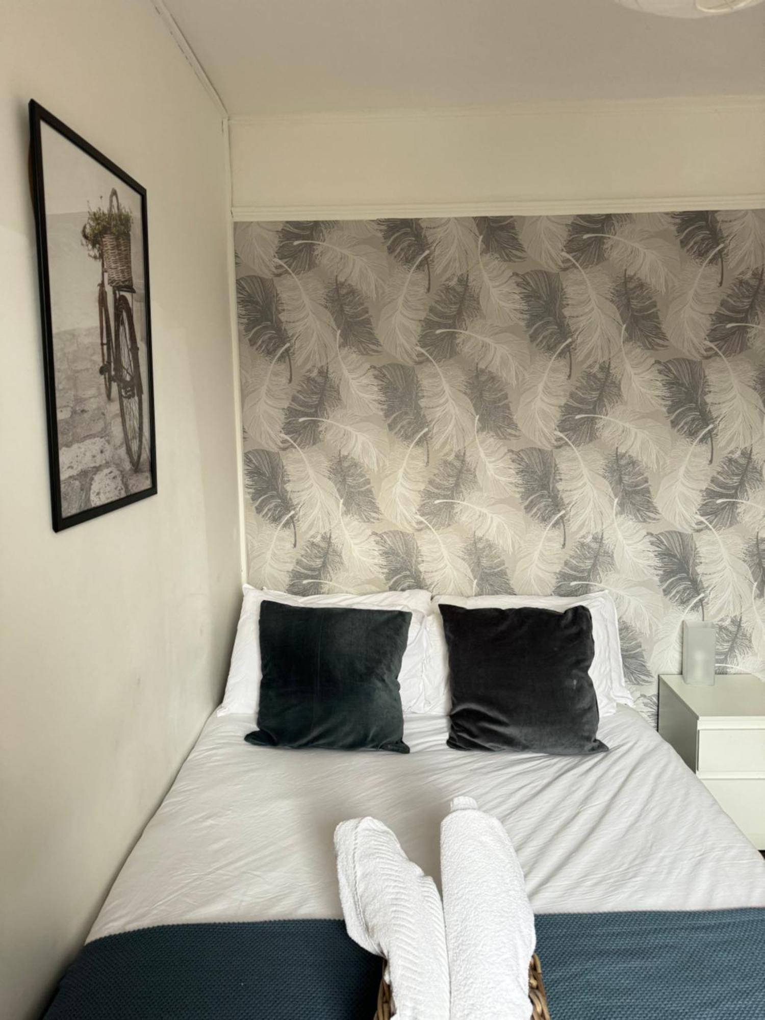 2 Bed Apt Sofa Bed Up To 6 伦敦 外观 照片