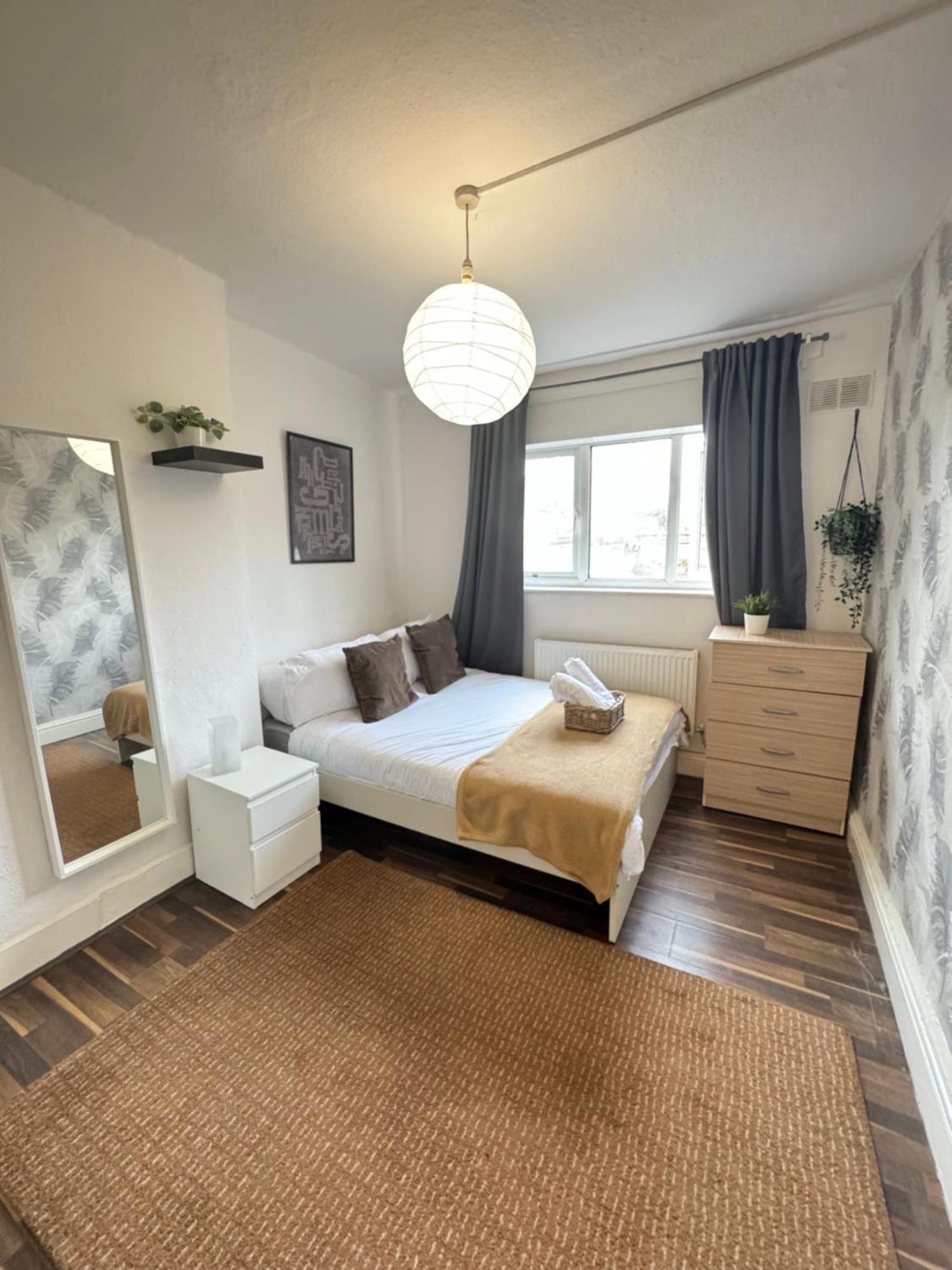 2 Bed Apt Sofa Bed Up To 6 伦敦 外观 照片