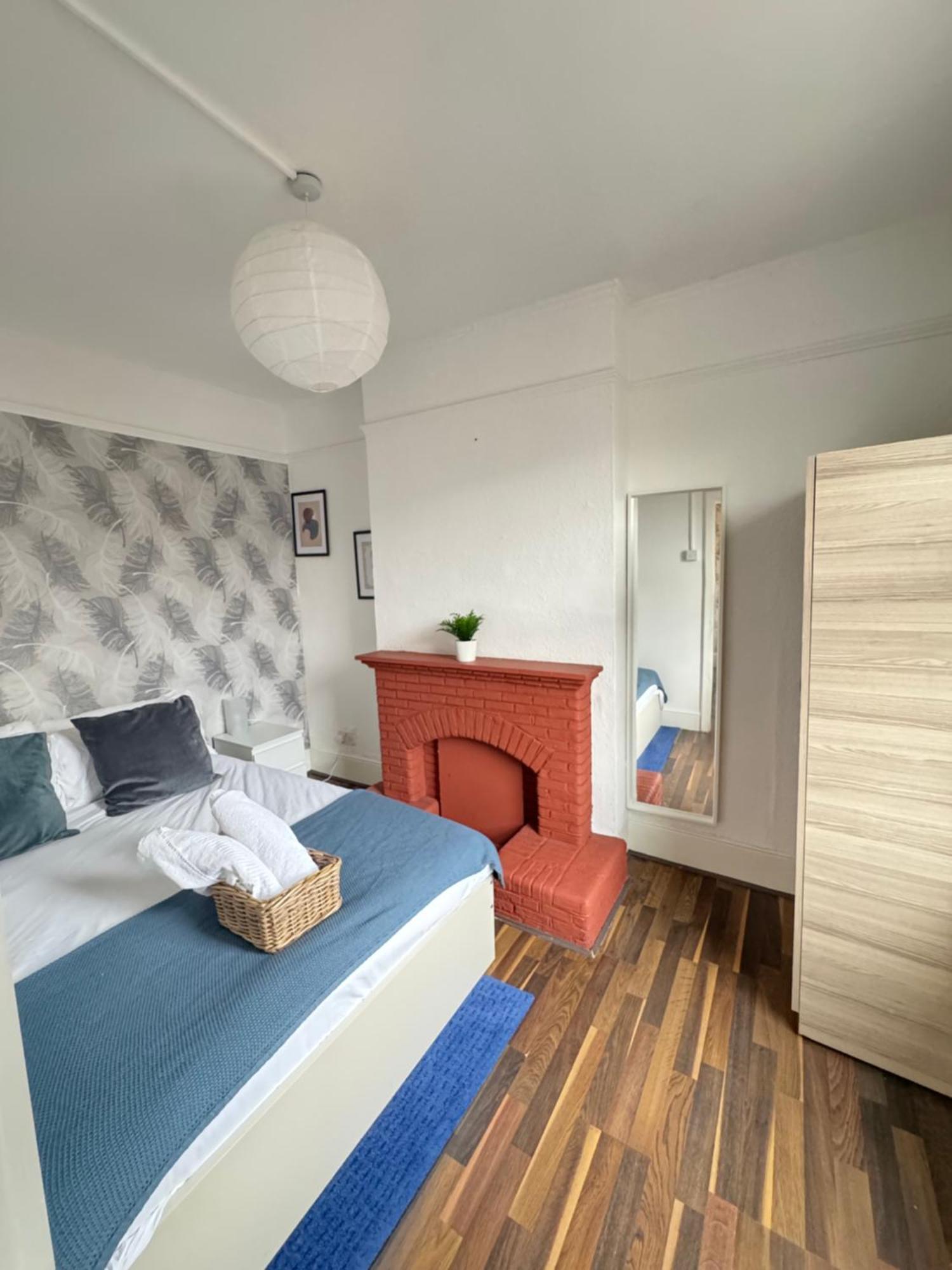 2 Bed Apt Sofa Bed Up To 6 伦敦 外观 照片