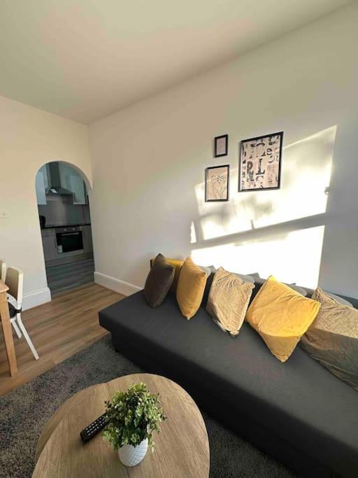 2 Bed Apt Sofa Bed Up To 6 伦敦 外观 照片