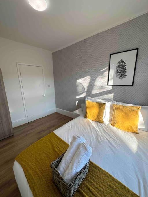 2 Bed Apt Sofa Bed Up To 6 伦敦 外观 照片