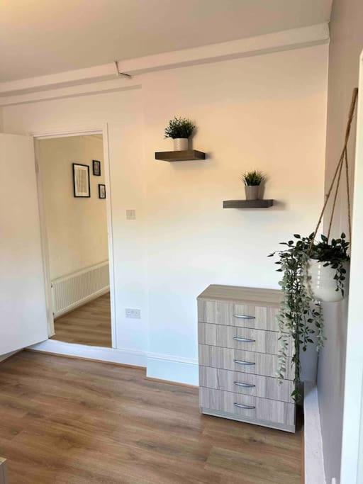 2 Bed Apt Sofa Bed Up To 6 伦敦 外观 照片