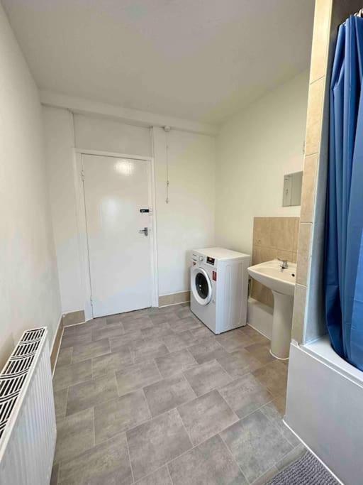 2 Bed Apt Sofa Bed Up To 6 伦敦 外观 照片