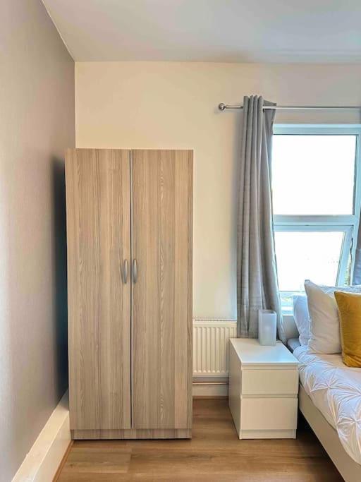 2 Bed Apt Sofa Bed Up To 6 伦敦 外观 照片
